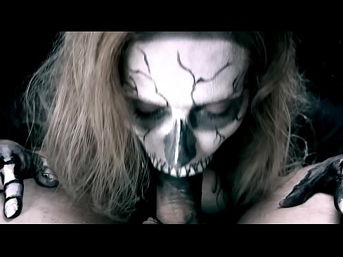 ❤️ Demon famke sûgje hoanne mei har swarte mûle en slikken cum. ❌ Porno by porno fy.xxxner.ru ❤